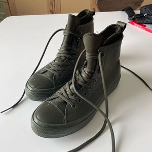 LIKE NEW Converse Chuck 70 Faux Green Leather Men’s 6.5 Women’s 8.5